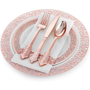 Set di posate e piatti usa e getta Tong Shou da 150 pezzi in plastica rigida color oro rosa con intaglio, senza polvere (coltello/forchetta/cucchiaio) - Product Image 1