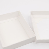 Maßgefertigte Recycelbare Weiße Faltbare Geschenkbox mit Transparentem Fenster, Matter Oberfläche und Prägungsoption, Geringe Mindestbestellmenge Möglich