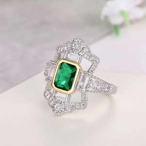 Anello di Lusso con Taglio Principessa per Donne, Gioiello da Dito Audace ed Elegante - Product Image 6