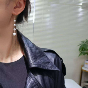 Pendientes Largos con Borlas y Perlas de Oro de 14K, Pendientes Colgantes con Cadena de Perlas Graduadas de Agua Dulce Natural - Product Image 4