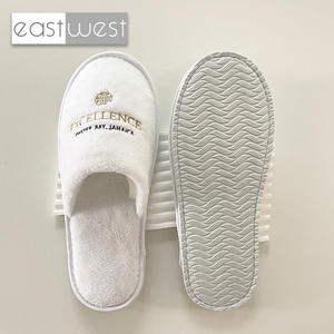 Pantofole <span class=keywords><strong>Spa</strong></span> dal Design unico est-ovest pantofole in pile di corallo bianco con Logo privato pantofola personalizzata usa e getta da Hotel - Product Image 6