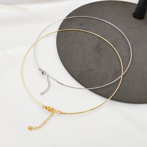 <span class=keywords><strong>Collana</strong></span> Choker Minimalista Spessore 1MM, Placcata in <span class=keywords><strong>Oro</strong></span> 18K PVD, <span class=keywords><strong>Collana</strong></span> in Filo <span class=keywords><strong>d</strong></span>'Acciaio Inossidabile per Donne - Product Image 5