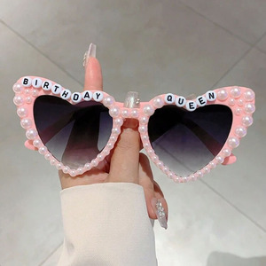 Lunettes lumineuses en forme de cœur pour la reine des anniversaires, décorations de fête de bachelorette, accessoires photo de mariage, enterrement de vie de jeune fille - Product Image 3