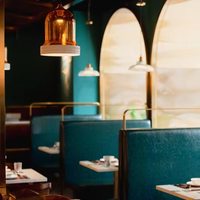 Ensembles de restaurant en bois au design moderne personnalisé de qualité supérieure pour hôtel et comptoir de bar Solutions pour chaînes internationales