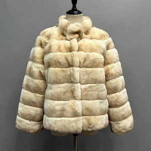 Abrigo de Piel de Conejo Rex Auténtico de Lujo para Mujer, Corto, con Cuello Alto y Detalle de Nudo, Chaqueta de Piel Genuina para Invierno, Venta al Por Mayor - Product Image 5
