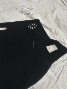 Tappetino Parasole di Lusso Luerman per Cruscotto e Copertura Console Centrale per Toyota Yaris con Protezione e Decorazione - Product Image 2