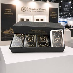 Cartes à Jouer Personnalisées de Luxe OEM/ODM en Papier avec Boîte Cadeau Noire à Feuille d'Or, 4 Jeux de Cartes Écologiques et Durables pour le Poker avec Guide Stratégique - Product Image 6
