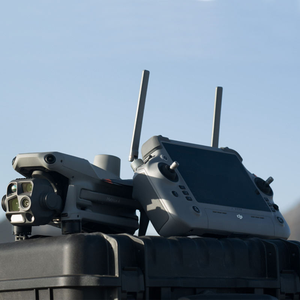 Control remoto original de la marca RC PLUS 2 compatible con Matrice 400 - Product Image 3