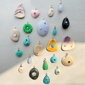 Collar con Colgante de Jade en Forma de Corazón y Flor, Estilo Europeo y Americano, Nuevo, DIY, Cobre con Baño de Oro, Retención de Color - Product Image 1