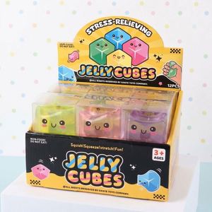 Nouveau jouet anti-stress en forme de cube de glace, mignon et souriant, à rebond lent, en maltose, pour enfants - Vente chaude - Product Image 1