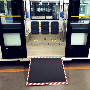 Pentes de rampe de fauteuil roulant en aluminium électrique de MiniBus de <span class=keywords><strong>bus</strong></span> de ville de plancher bas pour la capacité de chargement 350kg moteur de 12V/24V certifié CE - Product Image 5
