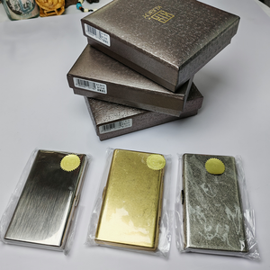 Elegante Astuccio per Sigarette Lunghe da Donna, Confezione da 20, Raffinato Portasigarette in Metallo Argento Anticato con Finitura Zigrinata - Product Image 3