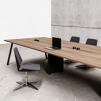 Table de conférence de bureau moderne pour usage scolaire, design en panneaux de bois avec plateau en MFC, taille personnalisable, durable et écologique