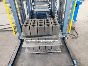 Machine à briques de pavé QT4-25, machine automatique de fabrication de blocs creux avec <span class=keywords><strong>plateforme</strong></span> <span class=keywords><strong>vibrante</strong></span> - Product Image 5