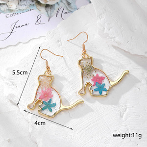 Sitting Cat Shape Gold Frame Resin Dangle <b>Earrings</b> Pressed Dried Flower Floral Drop <b>Hook</b> <b>Earrings</b> Women Cute Botanical Jewelry - Product Image 3
