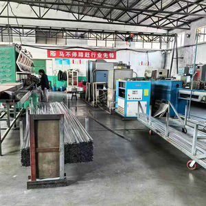 Línea de Producción de Barras de Partición de Aluminio para los <span class=keywords><strong>Campos</strong></span> de la Construcción y la <span class=keywords><strong>Inmobiliaria</strong></span> - Product Image 5