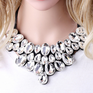 Collier ras du cou tendance pour enfants en alliage de zinc avec grand cristal, motif floral de luxe, chaîne à maillons et ruban, bijoux en strass - Product Image 5