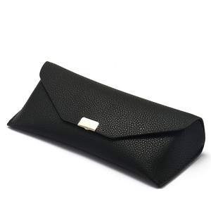 Étui à lunettes en cuir PU grain litchi noir et blanc de haute qualité avec logo personnalisé pour ensemble de lunettes carrées - Product Image 2