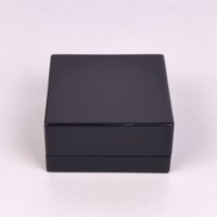 Boîte à bijoux carrée en bois noir brillant avec doublure en daim, personnalisable avec logo, pour broches, épingles, badges, petits bijoux, présentation de cadeaux