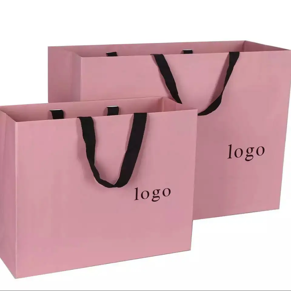 Individuelle Logo-Geschenk papiertüte der Luxusmarke für Kleidung rosa mattes Kleidungs stück Boutique-Verpackungs taschen mit Band griffen