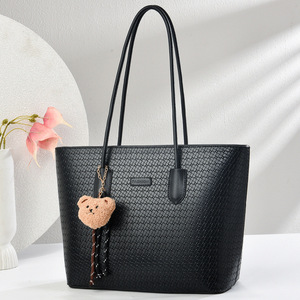 Borsa da Donna di Lusso Stile Moda 2026, Grande Capacità, con Ciondolo Orsetto Carino, Borsa a Mano di Alta Qualità, Borsa a Spalla da Donna - Product Image 6