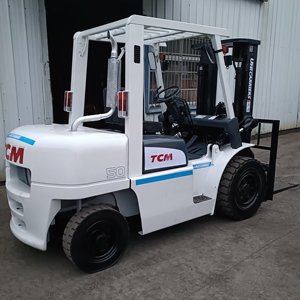 Low Working Hours Well Maintained TCM FD50 Used Forklift 5 Ton For Heavy Cargo <b>Handling</b> Works - Product Image 4