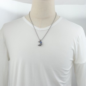 Colgante de luna de acero inoxidable yunnique con engaste de piedra roja para hombres y mujeres, joyería de regalo, cadena de 60 cm - Product Image 4
