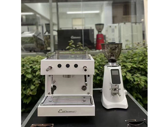 Máquinas de Espresso Comerciales de Primera Calidad con Caldera Clásica Individual SS y Bomba Rotativa para Negocios - Product Image 1