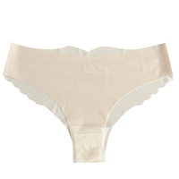 Culotte string invisible en soie glacée, extensible et sans couture, taille basse pour femme, idéale pour l'été et les rendez-vous (faible MOQ)