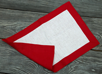 Set de table carré en lin, serviette à bords festonnés 60x60cm, moderne, fait main, éco-responsable, rouge carmin et blanc, décoration de table Saint-Valentin
