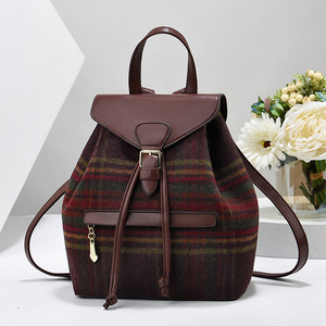 Sac à dos en cuir avec motif lettres, boucle décorative rouge, sangle amovible fermée, capacité moyenne, utilisation quotidienne en toutes saisons - Product Image 6