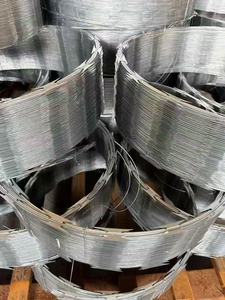 Alambre de púas de acero galvanizado tipo concertina BTO22 BTO30 CBT60 de alta resistencia para seguridad - Product Image 3
