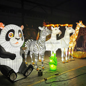 فوانيس حريرية صينية على شكل حيوانات DZ2305: نمر، أسد، باندا، زرافة، بجعة، حمار وحشي، ماعز، جمل للحدائق الحيوانية - Product Image 2