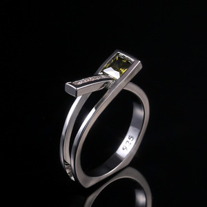 Anello creativo da donna con design scintillante intarsiato, gioielli alla moda in stile street style - Product Image 3