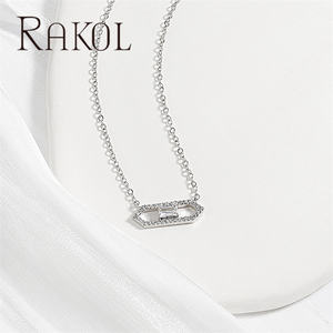 Rakol NP6002 Paperclip colgante exquisito collar de circón chapado en oro de cobre regalo para amigas - Product Image 4