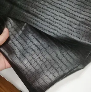 Natürliche Oeko künstliche Imitation Kleidungs stück Leder Pu Designer Krokodil Faux PVC Metallic synthetische Basis Polyester Stoff