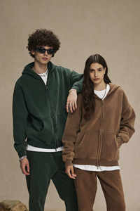 Completo con Felpa con Cappuccio Personalizzato di Tendenza in Spugna Effetto Invecchiato Disponibile dal Produttore - Product Image 3