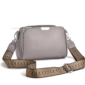 Newest Arrival Good Quality New Design Women's Saddle Shape PU Handbag With Zipper Closure Cross-Body & <b>Shoulder</b> <b>Strap</b> - Product Image 4