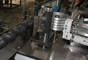 Automatische arbeitsplatz honigglas runde flasche behälter etikettiermaschine
