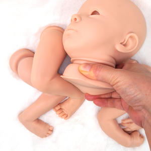 Peluche 18 pouces <span class=keywords><strong>Reborn</strong></span> Baby DIY Kit Pièces de corps <span class=keywords><strong>en</strong></span> <span class=keywords><strong>silicone</strong></span> avec tous les trucs de bébé Cartoon Fashion Doll Style - Product Image 4