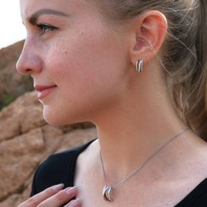 Conjuntos de Joyería de Circonia Cúbica Entrecruzada para Mujer, Venta al por Mayor de Fábrica, Collares, Anillos y Pendientes de Acero Inoxidable a la Moda - Product Image 3