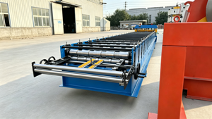 Machine de formage de panneaux de toiture IBR 686, contrôlée par PLC, avec moteur et pompe, pour la production de tuiles en acier coloré 220V/380V/440V - Product Image 4