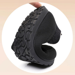 Stivali Invernali Retrò Foderati in Pile Caldi Stile Pechino Antico Suola Morbida Antifreddo Antiscivolo per Anziani e Mezza Età - Product Image 5