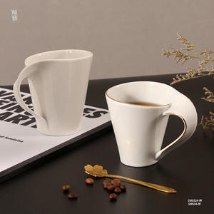 Mug en céramique sur mesure avec poignée plaquée or, produit de première qualité pour cadeaux d'affaires, occasion spéciale - Product Image 1