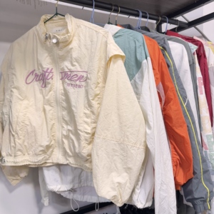 <span class=keywords><strong>Ropa</strong></span> Deportiva de Esquí de <span class=keywords><strong>Segunda</strong></span> <span class=keywords><strong>Mano</strong></span>, Chaqueta Deportiva de <span class=keywords><strong>Segunda</strong></span> <span class=keywords><strong>Mano</strong></span>, Calidad Grado A, Precio de Fábrica por Fardo, <span class=keywords><strong>Ropa</strong></span> Usada - Product Image 3