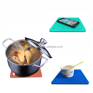 Eco-friendly Non-slip Kitchen Tool Heat Insulation Pad Anti-scalding square <b>Round</b> Silicone <b>Mats</b> & Pads Heat Protection - Product Image 5