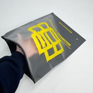 Sac en plastique imperméable avec logo personnalisé, sacs noirs, sacs en polyester, sacs d'emballage pour vêtements pour femmes, hommes, boutique - Product Image 3