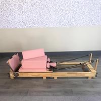 Entrega con Guantes Blancos de Cortesía, Set de Reformer de Pilates Plegable con Marco de Madera Clásica Personalizado para Pedidos de Estudio