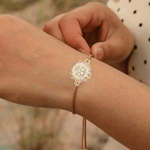 Bracelet à breloques en forme de fleur pour femmes, pendentif en cristal et strass, chaîne réglable, bijoux cadeau - Product Image 2