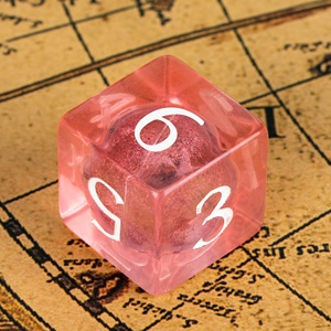 Dadi D6 Personalizzati FACCUB in Resina Trasparente con Logo Poliedrico Intagliato, Nucleo Liquido, 16mm per Giochi da Tavolo - Product Image 3